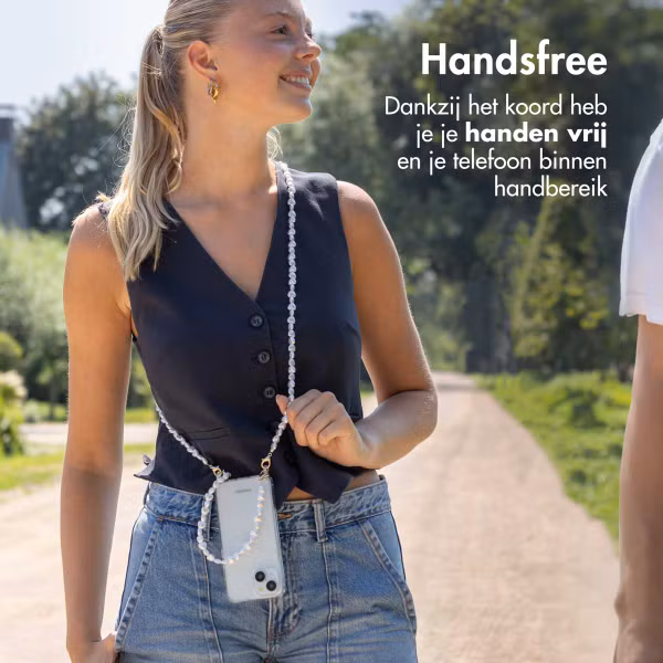 imoshion Backcover met koord + armband Apple iPhone 15 Pro - Parels Hartjes