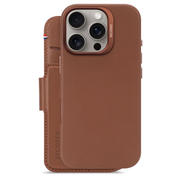 Decoded 2 in 1 Leather Detachable Wallet MagSafe Apple iPhone 16 Pro - Tan
