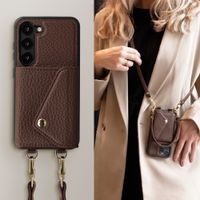 Selencia Sera Telefoonhoes met Koord en Envelop Pashouder Samsung Galaxy S23 - Chocolate Brown