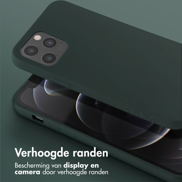 Selencia Siliconen hoesje met afneembaar koord Apple iPhone 12 (Pro) - Donkergroen