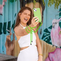 imoshion Siliconen hoesje met koord Apple iPhone SE (2022 / 2020) / 8 / 7 - Fluor Groen