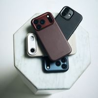 Decoded Leather Backcover MagSafe Apple iPhone 17 - Zwart