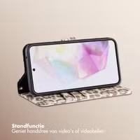 Selencia Sabi Bookcase met Panterprint Samsung Galaxy A35 - Soft Ivory