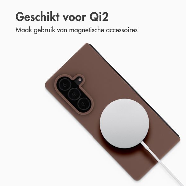 Accezz Liquid Silicone Backcover met MagSafe Samsung Galaxy Z Fold 8 Ultra - New Tea Brown