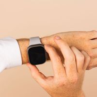 imoshion Siliconen⁺ bandje Apple Watch Series 1 t/m 11 / SE / Ultra (44/45/46/49 mm) - Maat M/L - Fog