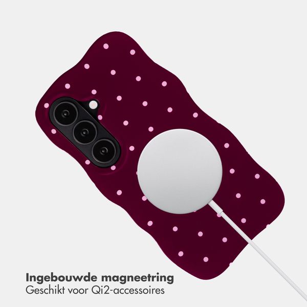 Selencia Vivid Wavy Backcover met MagSafe Samsung Galaxy S26 - Happy Dots Burgundy