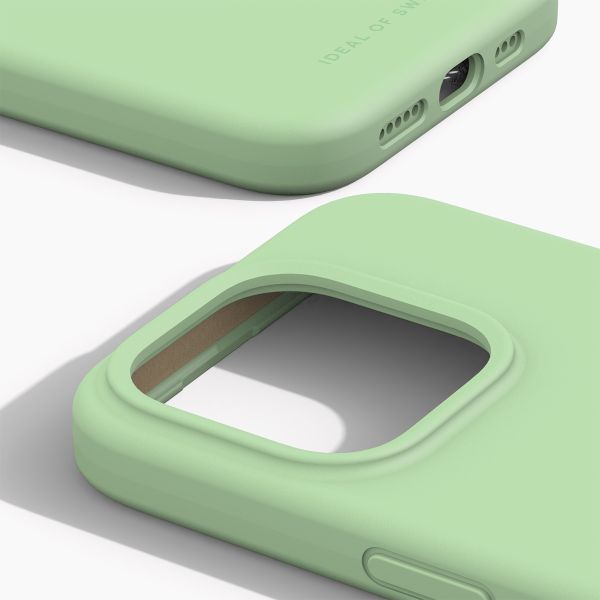 iDeal of Sweden Silicone Case iPhone 15 Pro - Mint