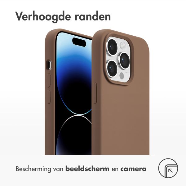 Accezz Liquid Silicone Backcover met MagSafe Apple iPhone 14 Pro - Lichtbruin