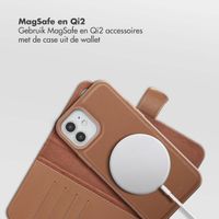 Selencia Olyn Uitneembare Bookcase met MagSafe Apple iPhone 12 (Pro) - Bruin