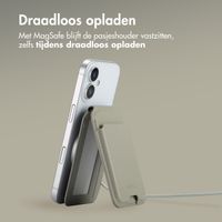Accezz Leren Wallet met standaard - Geschikt voor MagSafe en Qi2 - Light Grey