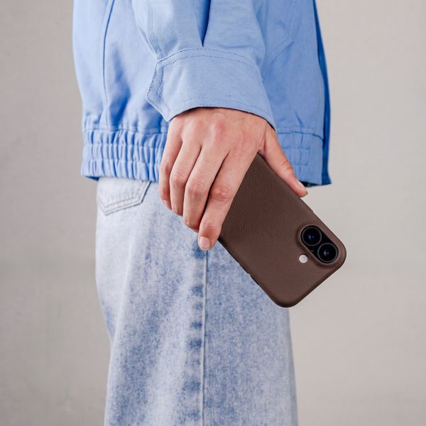 imoshion Texture Backcover Apple iPhone 18 Pro / 17 Pro - Donkerbruin