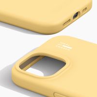 iDeal of Sweden Silicone Case met MagSafe Apple iPhone 17e / 16e / 15 / 14 / 13 - Soft Lemon