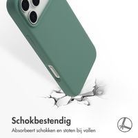 Accezz Liquid Silicone Backcover met MagSafe Apple iPhone 17 Pro Max - Donkergroen