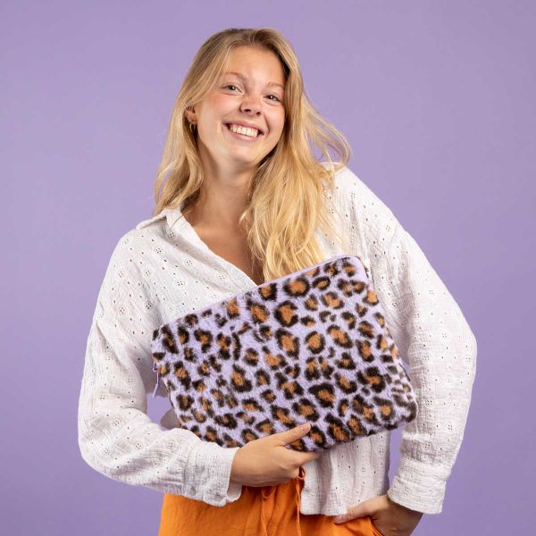 imoshion Fluffy Laptop hoes 13-14 inch - Laptopsleeve - Leopard Lilac