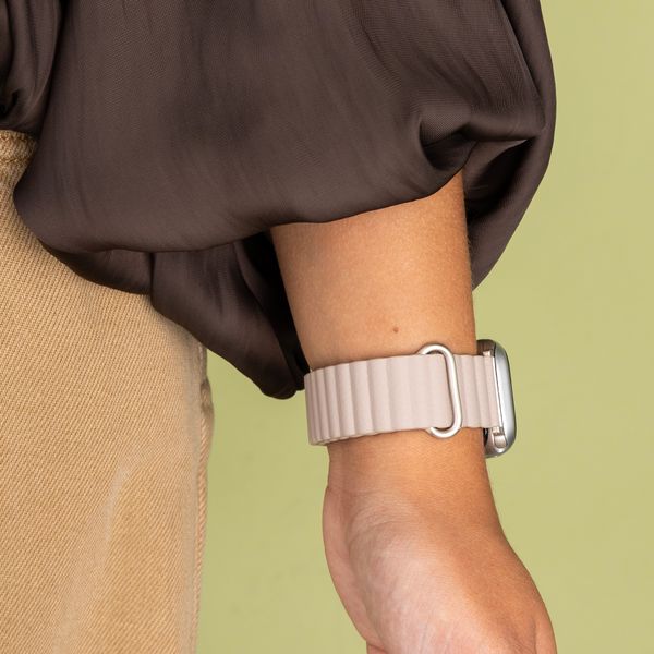 imoshion Magnetic Faux Leather Band Apple Watch | 44/45/46/49 mm - Beige