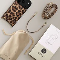 Selencia Nova Telefoonhoes met Koord en Pashouder Apple iPhone 18 Pro Max / 17 Pro Max - Leopard