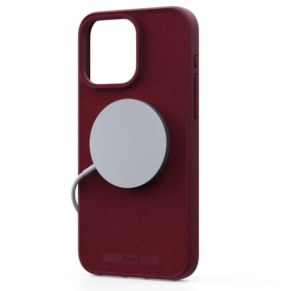 Njorð Collections Suède Comfort+ Case MagSafe iPhone 15 Pro Max - Red