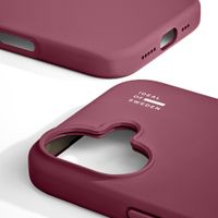 iDeal of Sweden Silicone Case met MagSafe Apple iPhone 17 - Fine Wine