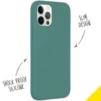 Accezz Liquid Silicone Backcover Apple iPhone 12 (Pro) - Donkergroen