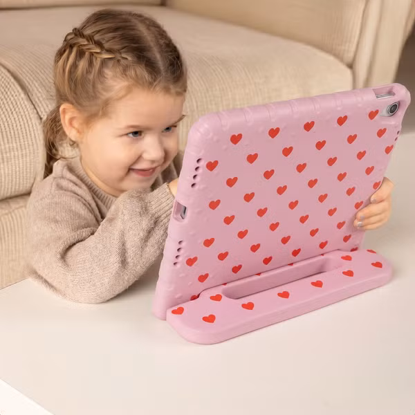 imoshion Kidsproof Design Backcover met handvat Apple iPad 9 (2021) 10.2 inch / iPad 8 (2020) 10.2 inch / iPad 7 (2019) 10.2 inch - Hartjes