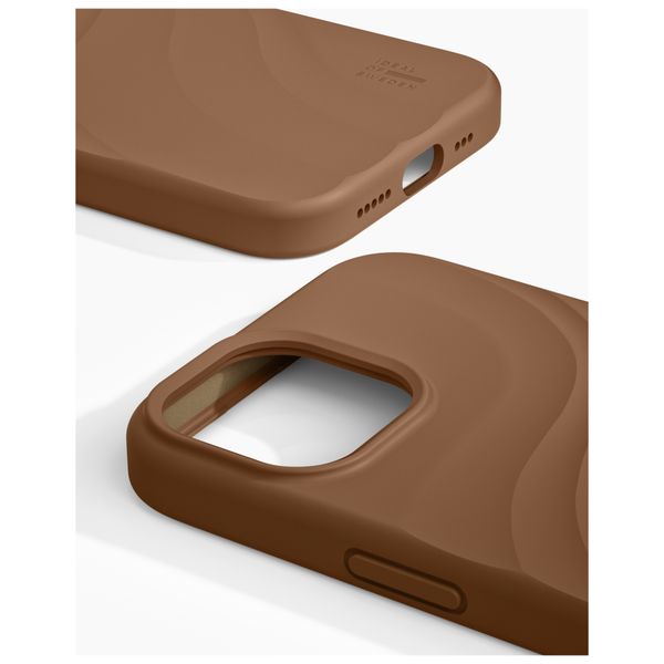 iDeal of Sweden Soft Swirl Silicone MagSafe Case Apple iPhone 17e / 16e / 15 / 14 / 13 - Salted Caramel