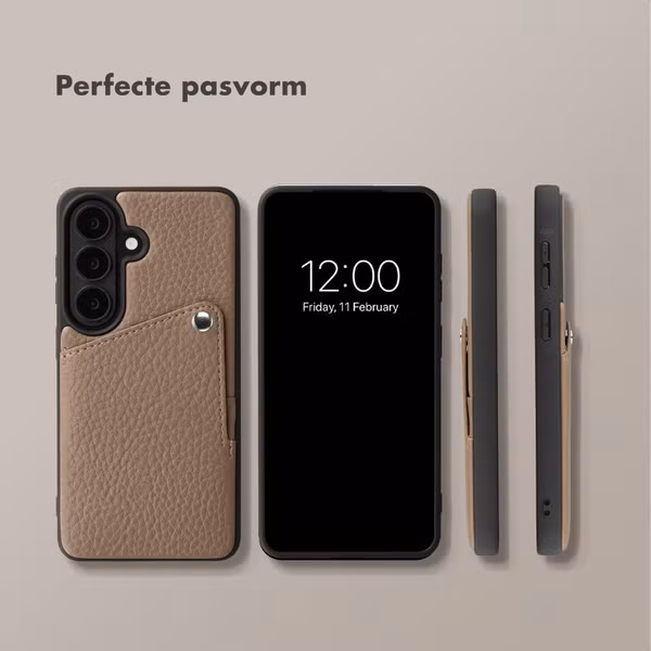 Selencia Riva Backcover met Pashouder Samsung Galaxy S26 - Mocha Brown