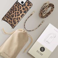 Selencia Nova Backcover met koord en pashouder iPhone 13 - Leopard