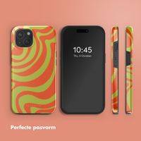 Selencia Vivid Backcover met MagSafe Apple iPhone 15 - Wavy Swirl Orange Fern