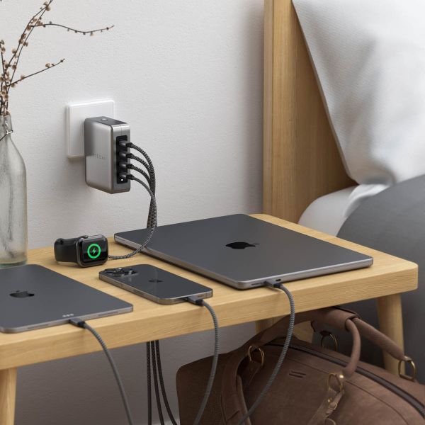 Satechi USB-C 4-Port 145 watt GaN Travel Charger | Snellader met reis adapters - Space Gray