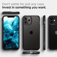 Spigen Ultra Hybrid Backcover Apple iPhone 12 (Pro) - Zwart