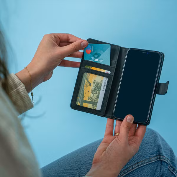 imoshion Luxe Bookcase Motorola Edge Plus - Bruin