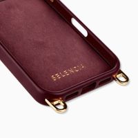 Selencia Rivièra MagSafe Backcover met afneembare haakjes Apple iPhone 17 Pro - Bold Burgundy