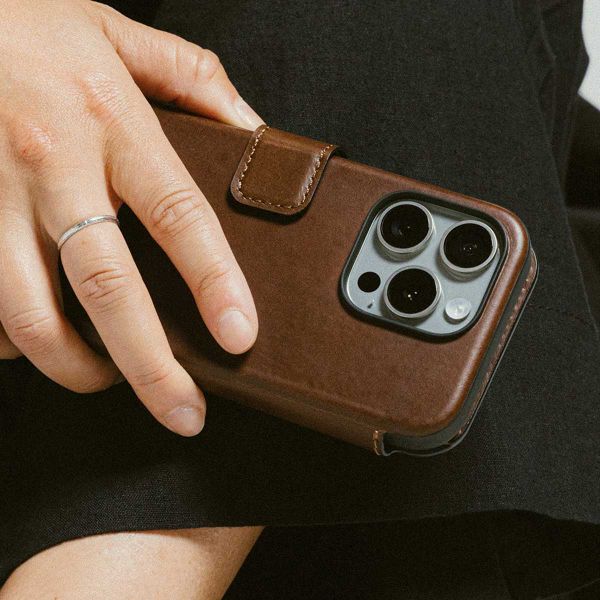 Nomad Modern Leather FolioBookcase Apple iPhone 16 - Bruin