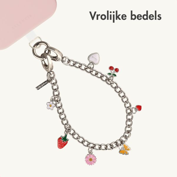 Selencia Rivièra MagSafe Backcover met afneembare haakjes voor de Apple iPhone 15 - Sorbet Pink + Chain Charm - Silver