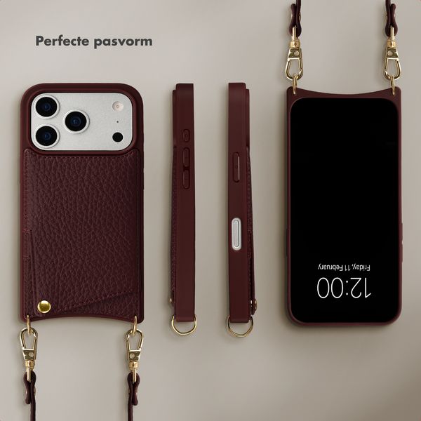 Selencia Nova Telefoonhoes met Koord en Pashouder Apple iPhone 17 Pro - Bold Burgundy