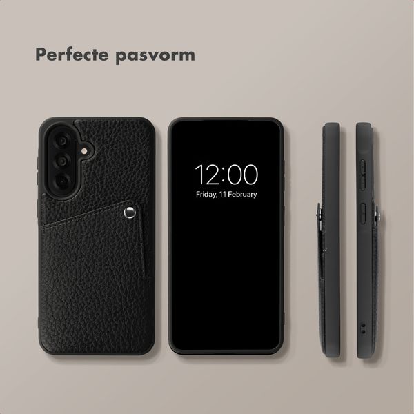 Selencia Riva Backcover met Pashouder Samsung Galaxy A57 (5G) - Zwart