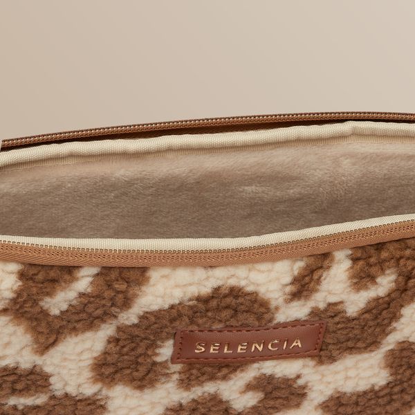 Selencia Teddy Laptop hoes 13-14 inch - Laptopsleeve - Vanilla Leopard