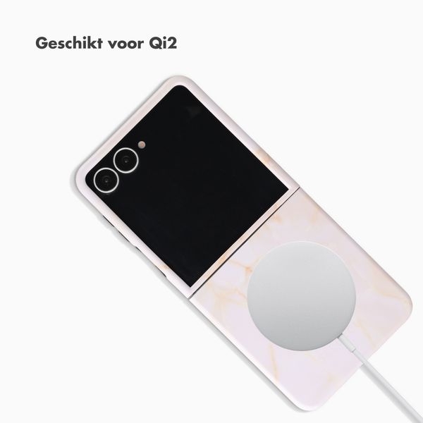 Selencia Vivid Backcover met MagSafe Samsung Galaxy Z Flip 8 - Golden Beige Marble