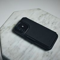 Decoded 2 in 1 Leather Detachable Wallet MagSafe Apple iPhone 17 Pro - Chocolate Brown