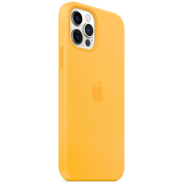 Apple Silicone Backcover MagSafe Apple iPhone 12 (Pro) - Sunflower
