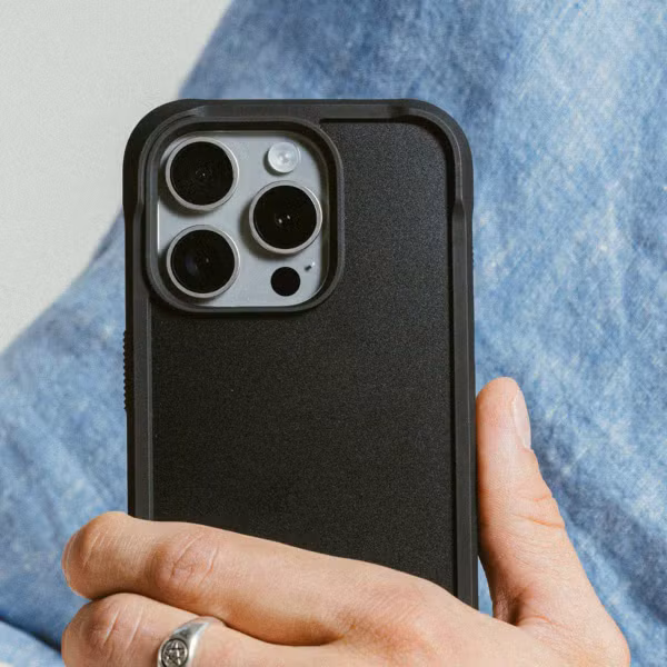 Nomad Rugged Case Apple iPhone 16 Pro - Zwart
