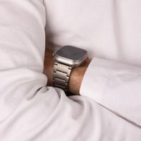 Accezz Mat Titanium bandje Apple Watch Series 1 t/m 11 / SE / Ultra (44/45/46/49 mm) - Titanium