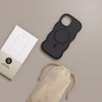 Selencia Wavy Backcover met MagSafe Apple iPhone 12 (Pro) - Zwart