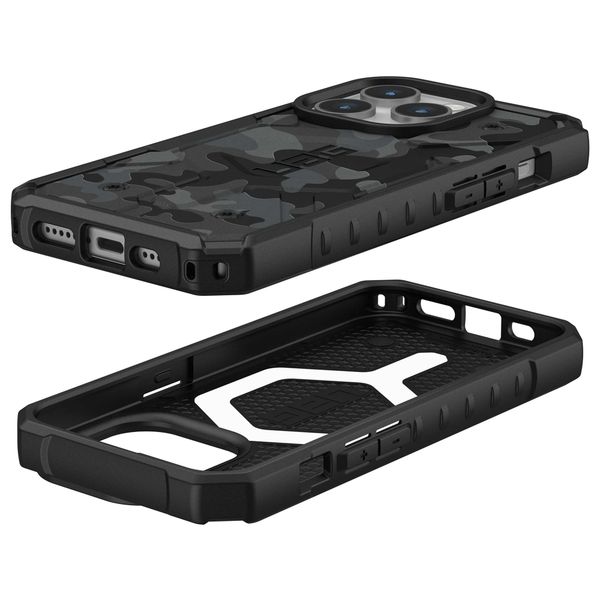 UAG Pathfinder Backcover iPhone 15 Pro - Midnight Camo