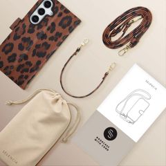 Selencia Sabi Bookcase met Panterprint Samsung Galaxy S24 / S25 - Mocha Brown