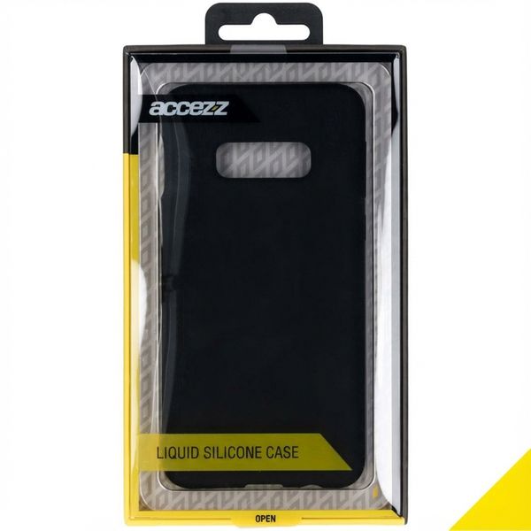 Accezz Liquid Silicone Backcover Samsung Galaxy S10e - Zwart
