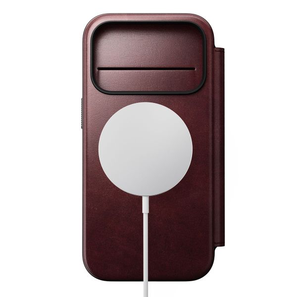 Nomad Modern Horween Leather Folio Bookcase met MagSafe Apple iPhone 17 Pro - Burgundy
