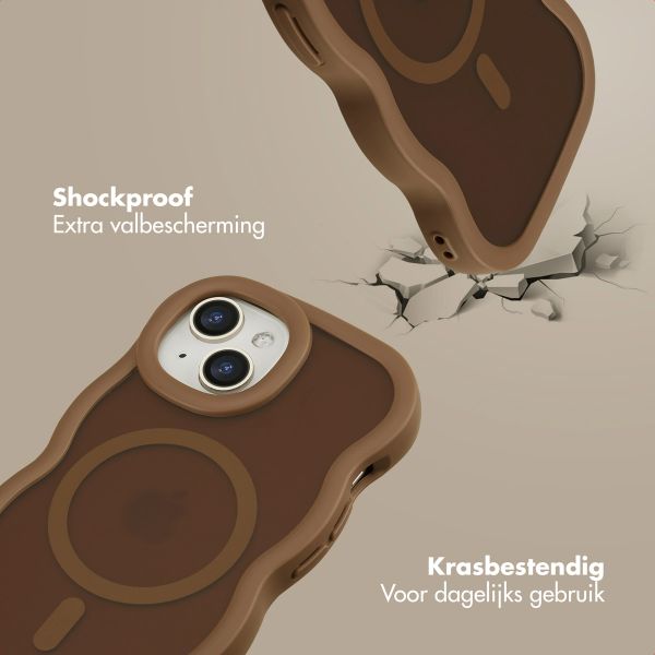 Selencia Wavy Backcover met MagSafe Apple iPhone 15 - Mocha Brown