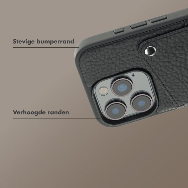 Selencia Riva Backcover met Pashouder Apple iPhone 16 Pro - Zwart