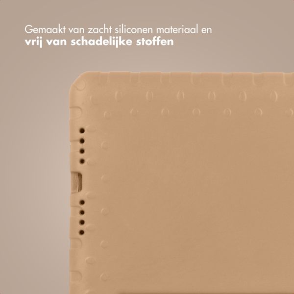 imoshion Kidsproof Backcover met handvat Apple iPad 9 (2021) 10.2 inch / iPad 8 (2020) 10.2 inch / iPad 7 (2019) 10.2 inch - Bruin